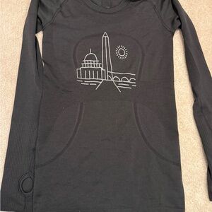 Lululemon swiftly running shirt. Washington DC landscape.